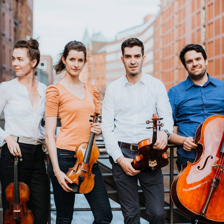Aris Quartett (v. l. n. r.: Anna Katharina Wildermuth (Violine), Noémi Zipperling (Violine), Caspar Vinzens (Viola), Lukas Sieber (Violoncello)) (Foto: Pressestelle, Sophie Wolter)