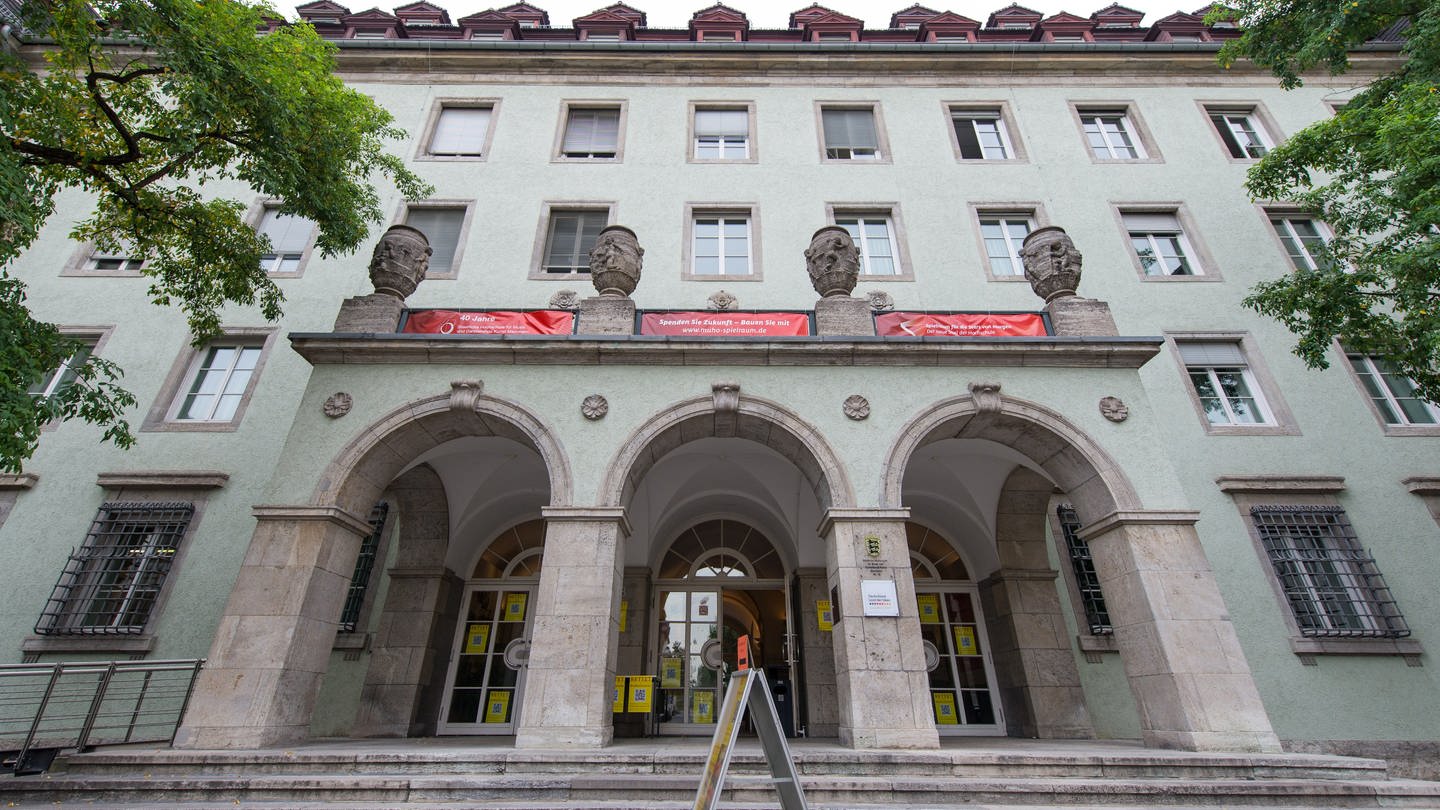 Der Haupteingang der Hochschule für Musik und Darstellende Kunst Mannheim. (Foto: dpa Bildfunk, picture alliance / dpa | Uwe Anspach)