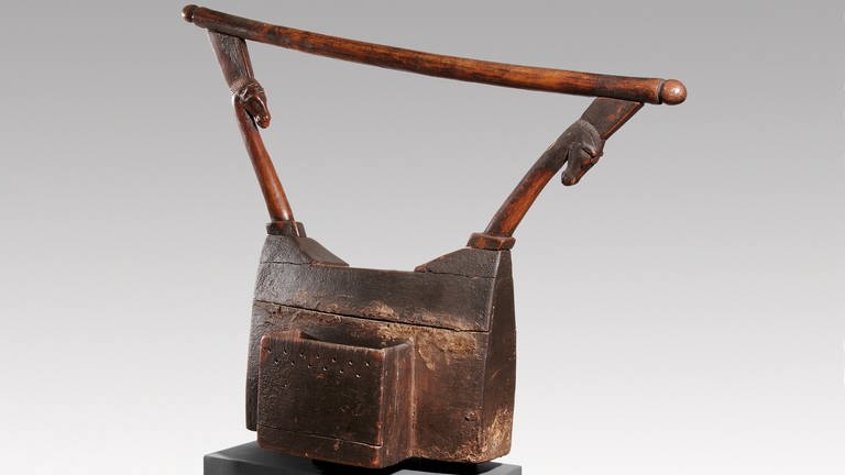 Antikes Instrument (Foto: Pressestelle,  © Staatliche Museen zu Berlin, Ägyptische Museum und Papyrussammlung / J. Liepe)