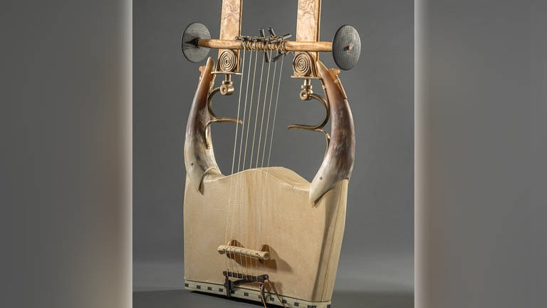 Antikes Instrument (Foto: Pressestelle,  © Staatliche Museen zu Berlin, Ägyptische Museum und Papyrussammlung / Johannes Kramer)