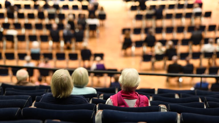 Das Publikum beim Jubiläumskonzert "75 Jahre Stuttgarter Kammerorchester" (Foto: Pressestelle, Reiner Pfisterer)