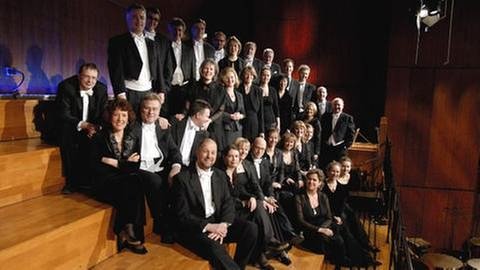 Mitglieder des SWR Vokalensembles Stuttgart  beim Konzert auf der Empore