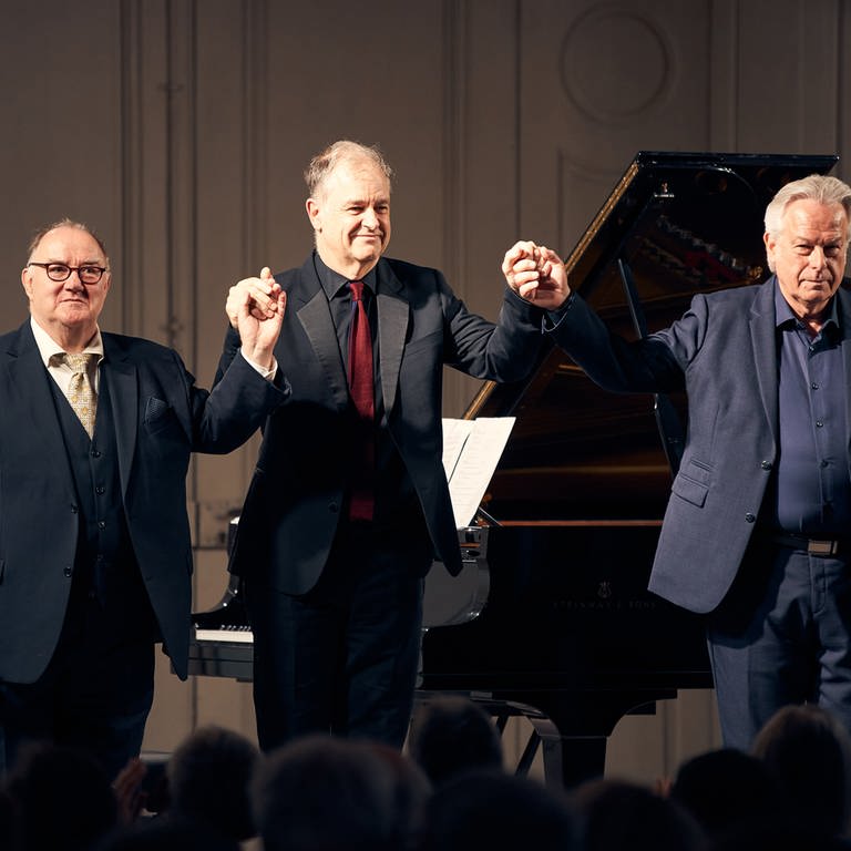 Udo Samel (Schauspieler), Julius Drake (Klavier), Christoph Prégardien (Tenor) bei den Schwetzinger SWR Festspielen 2023 (Foto: SWR, Elmar Witt)