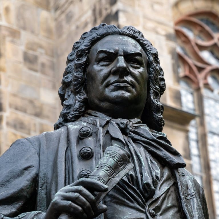 Bach-Denkmal vor der Thomaskirche in Leipzig (Foto: IMAGO, IMAGO / Zoonar)