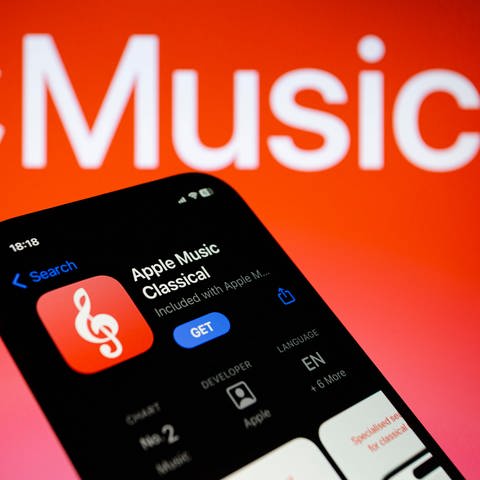 Apple Music Classical auf einem Smartphone (Foto: IMAGO, Imago ZUMA Wire Andre M. Chang)