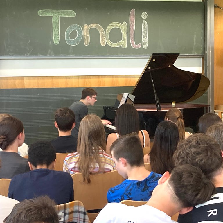 TONALi-Tour des Stuttgarter Kammerorchesters, Schulkonzert im Salier-Gymnasium