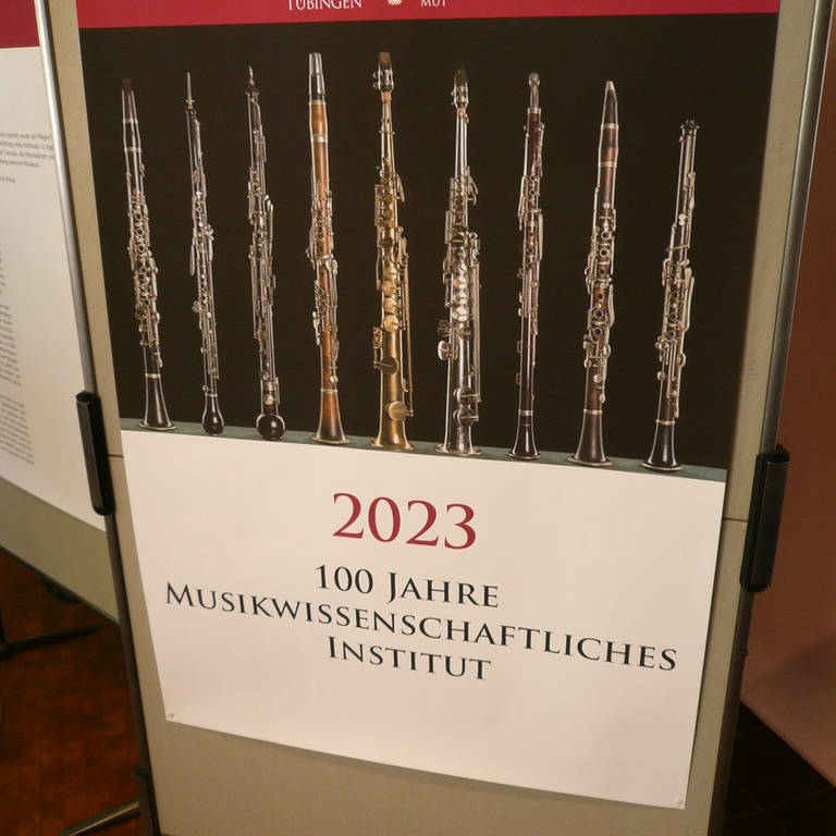 Jubiläumsplakat 100 Jahre Musikwissenschaftliches Institut in Tübingen (Foto: Valentin Stötzer)