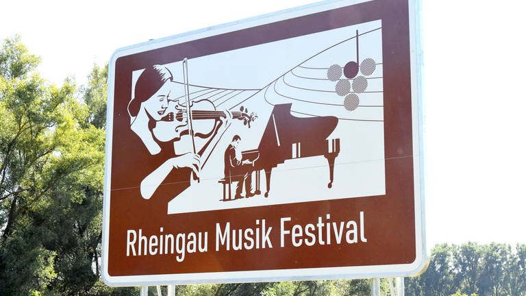 Hinweisschild des Rheingau Musik Festival