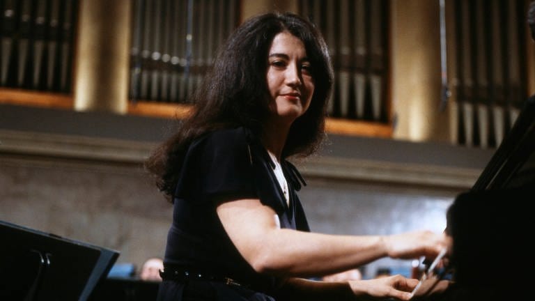 Martha Argerich im Konzert mit Seiji Ozawa (1981)