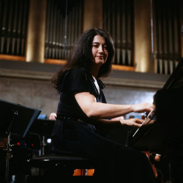Martha Argerich im Konzert mit Seiji Ozawa (1981) (Foto: IMAGO, SNA)