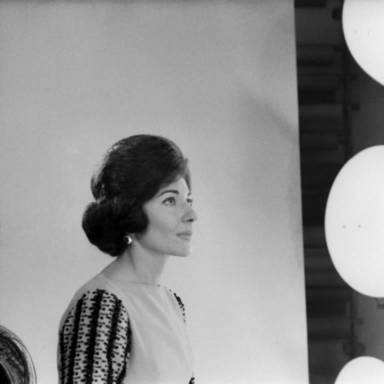 Maria Callas in einem Foto-Studio