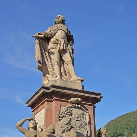 Carl-Theodor-Denkmal auf der Heidelberger Karl-Theodor-Brücke