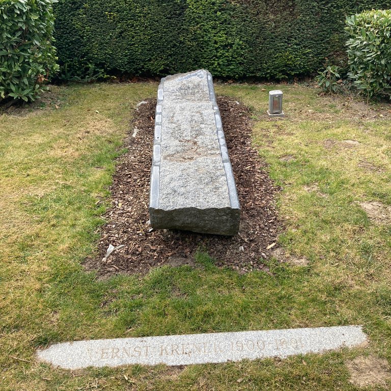 Grab von Ernst Krenek