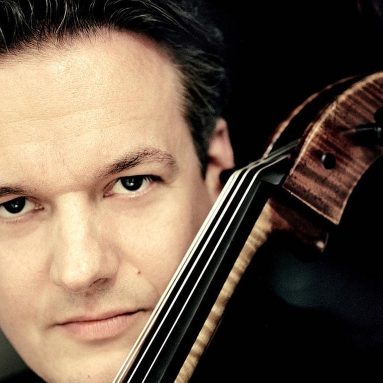 Cellist Jens Peter Maintz