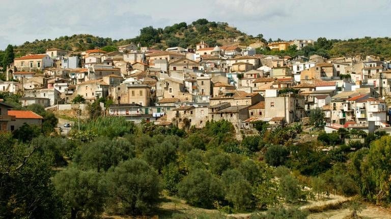 Blick auf das italienische Dorf Riace in Kalabrien (Foto: picture-alliance / Reportdienste, picture-alliance / Reportdienste -)