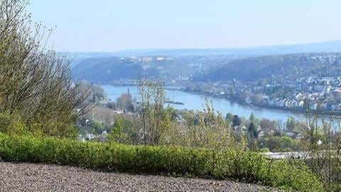 Der Rittersturz ist ein malerischer Felsabbruch am südlichen Stadtrand von Koblenz.
