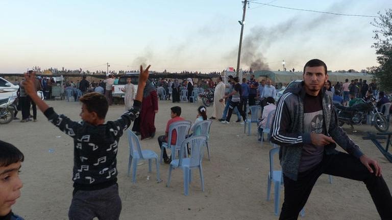Jugendliche in Gaza bei den Freitagsprotesten (Foto: SWR, SWR - Foto: Martin Durm)