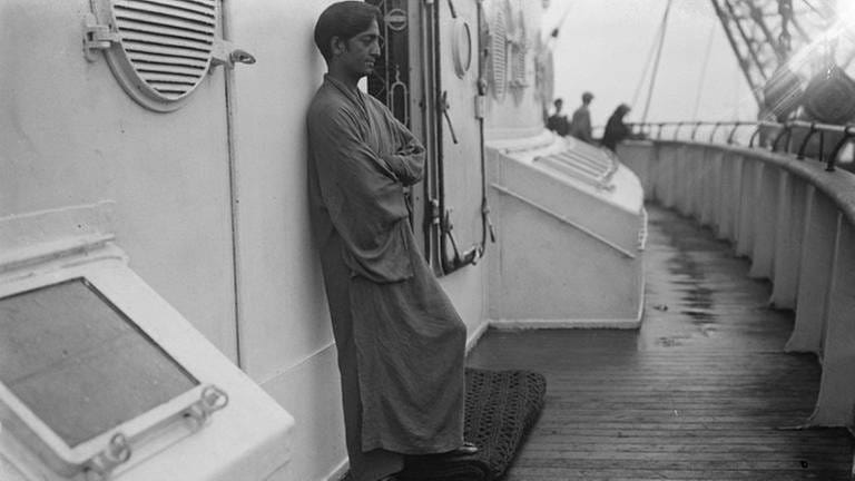Jiddu Krishnamurti auf dem Weg in die USA, April 1928 (Foto: IMAGO, Imago/Fotograf XY -)