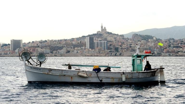 Eines der letzten Fischerboote in Marseille (Foto: SWR, Cordula Treml -)