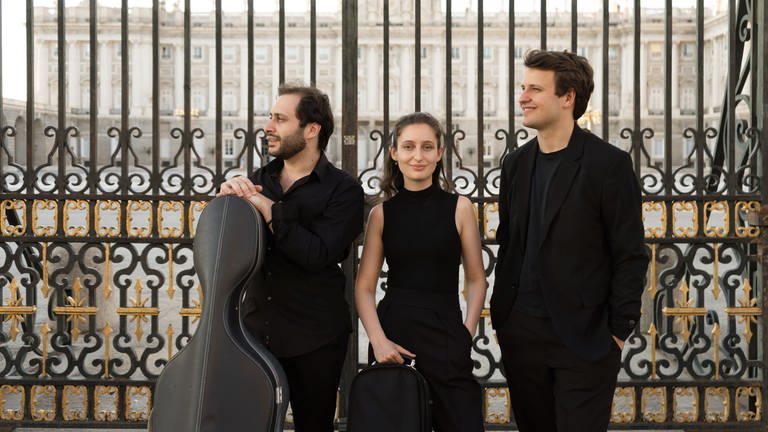 Trio E.T.A.: Elene Meipariani Violine, Hayk Sukiasyan Violoncello, Till Hoffmann Klavier