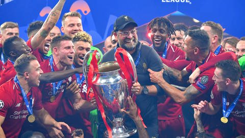 Trainer Jürgen Klopp jubelt 2019 nach dem Gewinn der Champions League mit seiner Mannschaft FC Liverpool. Der englische Club gilt als führend beim Einsatz künstlicher Intelligenz zur Optimierung der Leistung.
