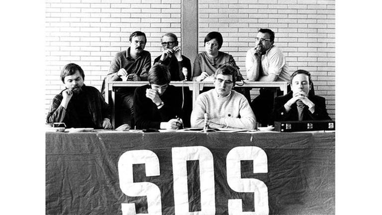 Bundesdelegiertenkonferenz des Sozialistischen Deutschen Studentenbundes 1968 in FrankfurtMain. Dabei sind u.a. Frank Wolff und Karl Dietrich Wolff