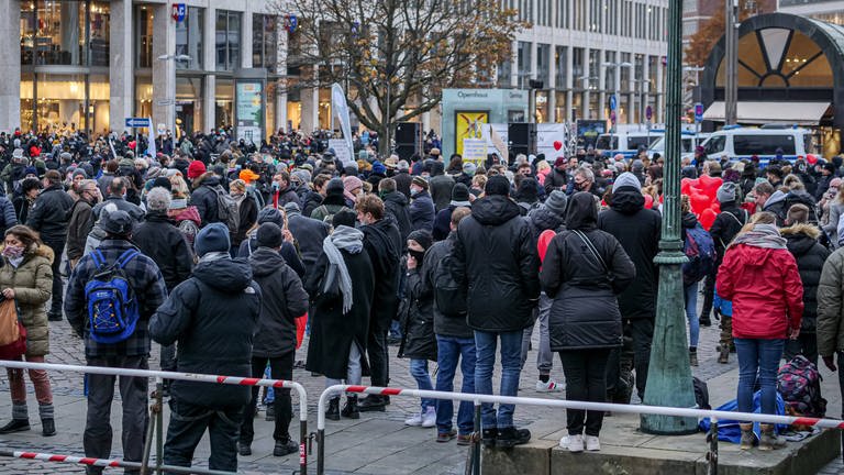 Querdenker-Proteste in Hannover (Foto: IMAGO, xBerndxGüntherx)