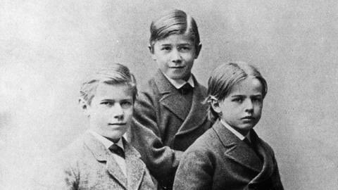 Max Weber (links) 1878 mit seinen Brüdern Alfred und Karl (Foto: picture-alliance / Reportdienste,  picture-alliance / akg-images)
