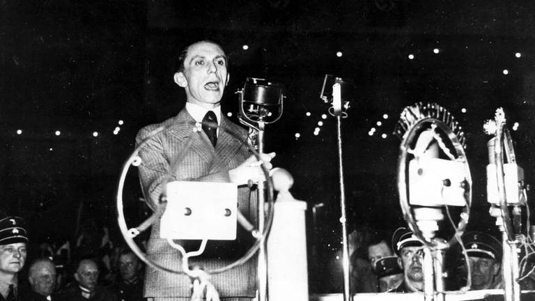 Joseph Goebbels (NSDAP), Reichsminister für Volksaufklärung und Propaganda. Porträt bei einer Rede im Berliner Sportpalast am 2.3.1933