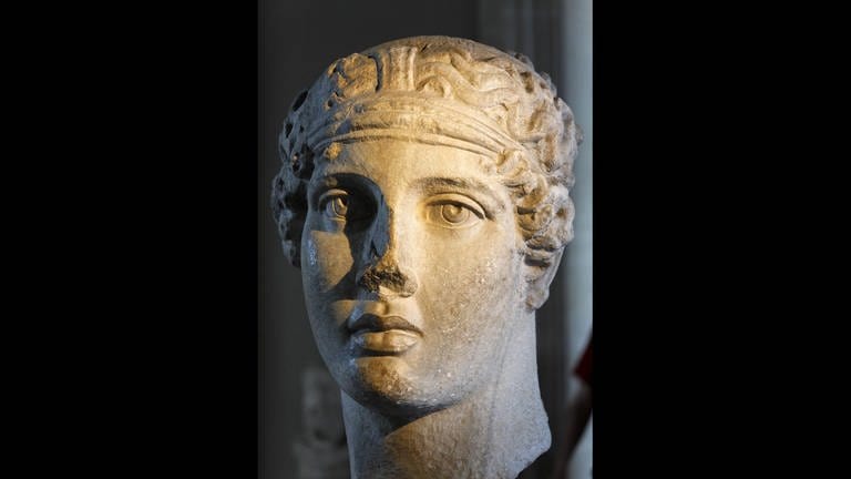 Kopf der griechischen Dichterin Sappho, antike Steinskulptur, Archäologisches Museum, Topkapi-Palast, Istanbul  Türkei