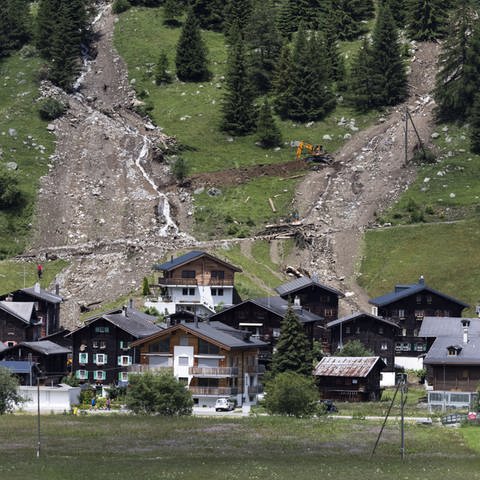 Murgang in den Alpen: Ein Murgang ereignete sich im Juli 2021 im Oberwalliser Dorf Oberwald. Die andauernden Regenfälle der letzten Tage haben in einigen Teilen der Schweiz zu Ueberschwemmungen und Verkehrsbehinderungen geführt.