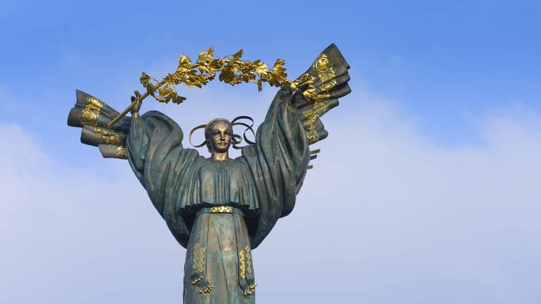 Unabhängigkeits-Denkmal auf dem Majdan Nesaleschnosti in Kiew  Ukraine