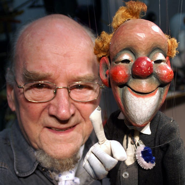 Albrecht Roser mit Clown Gustav (Foto: SWR, Pia Fruth)