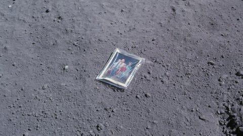 Charlie Dukes Familienfoto auf dem Mond