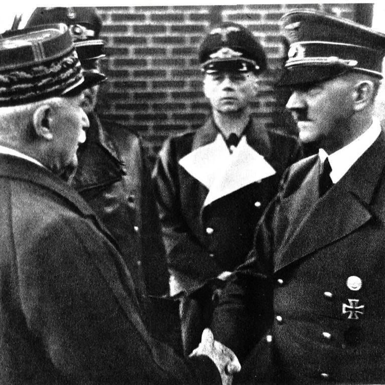 Philippe Pétain und Adolf Hitler (um 1944) (Foto: IMAGO, imago/United Archives International)