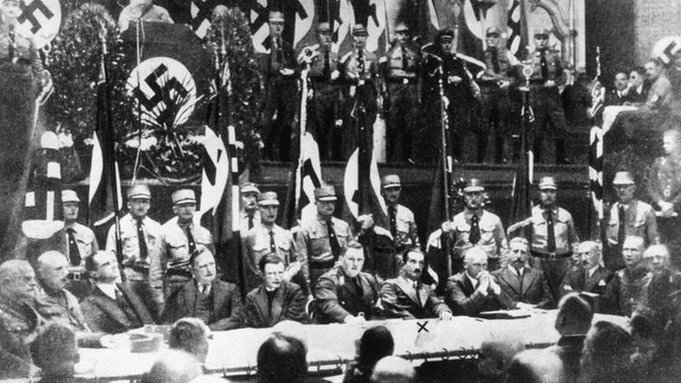 Bekenntnis der Professoren an den Universitäten und Hochschulen zu Adolf Hitler und dem nationalsozialistischen Staat 1933