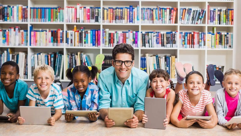 Der Digitalpakt an Schulen ist ein erster Schritt, um die Vorteile der digitalen Medien zu nutzen. Es fehlt jedoch noch an pädagogischen Strategien und Lernkonzepten.