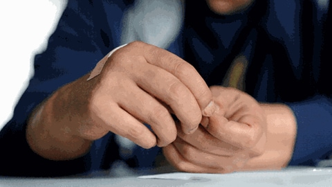Hände eines Parkinson-Kranken (Foto: picture-alliance / dpa, picture-alliance / dpa -)