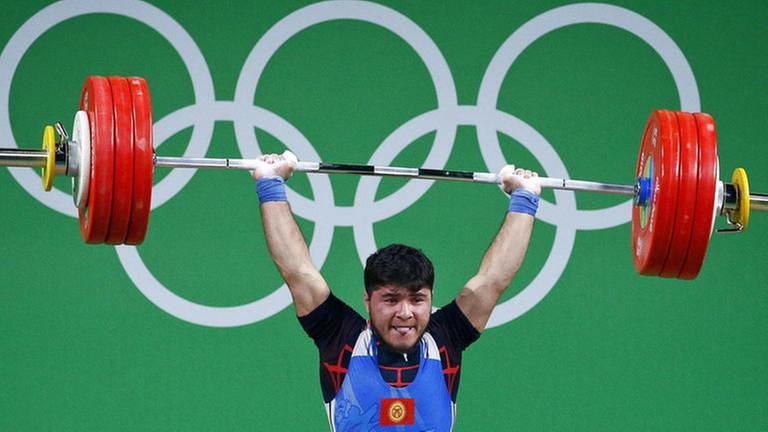 Der kirgisische Gewichtheber Izzat Artykov wurde des Dopings mit Strychnin überführt (Foto: picture-alliance / dpa, picture-alliance / dpa -)