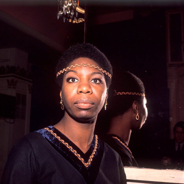 Die US-amerikanische Pianistin, Sängerin und Komponistin Nina Simone hinterließ ein bemerkenswertes musikalisches Erbe (Foto: picture-alliance / Reportdienste, picture alliance / Avalon/Retna | Monitor Picture Library)