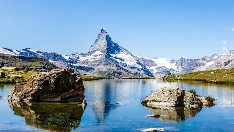Das Matterhorn ist mit 4.478 m einer der höchsten Berge der Alpen und einer der bekanntesten Berge der Welt (Foto: IMAGO, IMAGO / Pond5 Images)