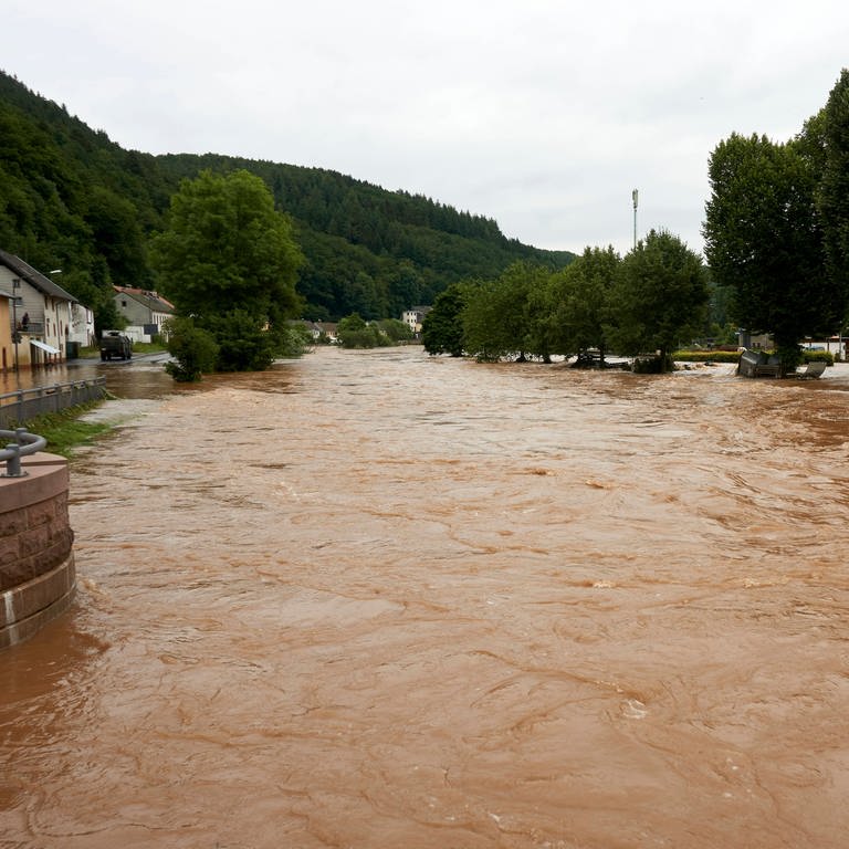 Hochwasser der Kyll in Mürlenbach in der Eifel im Juli 2021. (Foto: IMAGO, IMAGO / Zoonar)