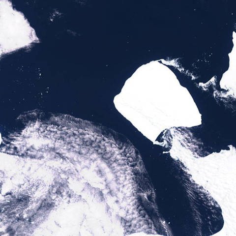 Ein Satellitenbild des größten Eisbergs der Welt mit dem Namen A23a in der Antarktis. 