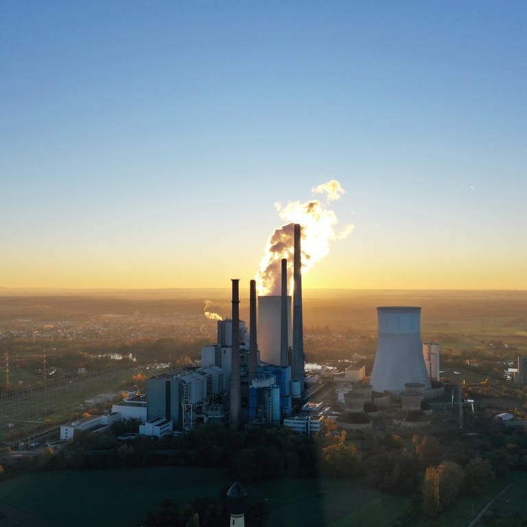 Symbolbild: Kohle- und Gaskraftwerk Staudinger am Main in der Nähe von Hanau