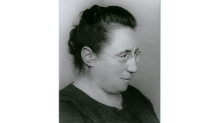 Porträtaufnahme Emmy Noether (1882 - 1935), Mathematikerin (Foto: Slg. Voit: Emmy Noether, Abb. 4, Niedersächsische Staats- und Universitätsbibliothek Göttingen)