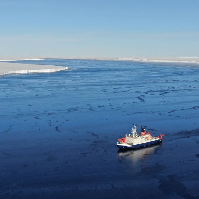 Polarstern in der Antarktis (Foto: picture-alliance / Reportdienste, picture alliance/dpa/Alfred-Wegener-Institut | Ralph Timmermann)