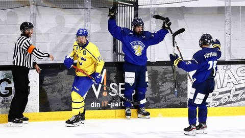 Finnische und schwedische U18-Eishockey-Spieler (Foto: IMAGO, Copyright: JOSEFINExLOFTENIUS)