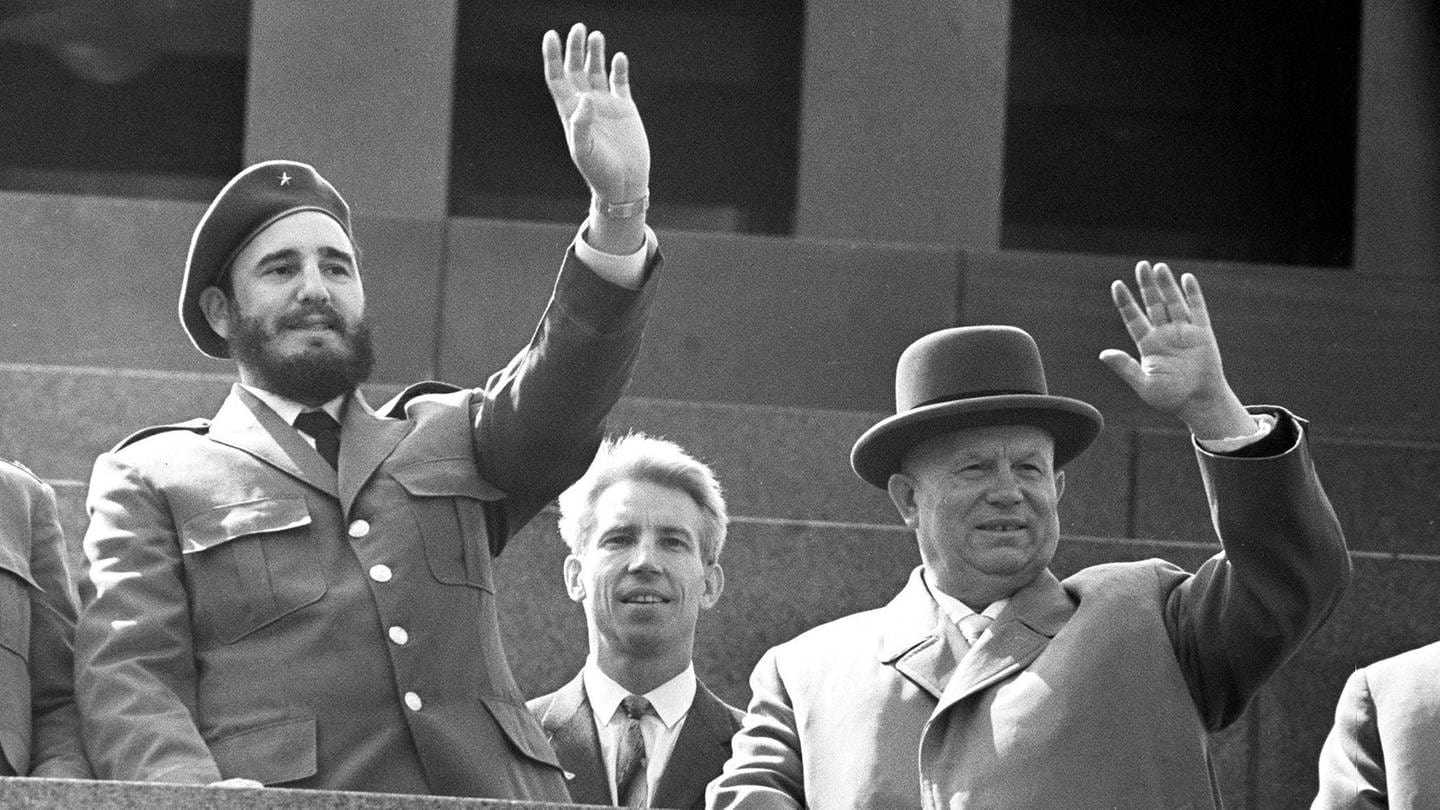 Fidel Castro und Nikita Chruschtschow (Foto: IMAGO, IMAGO / ITAR-TASS)
