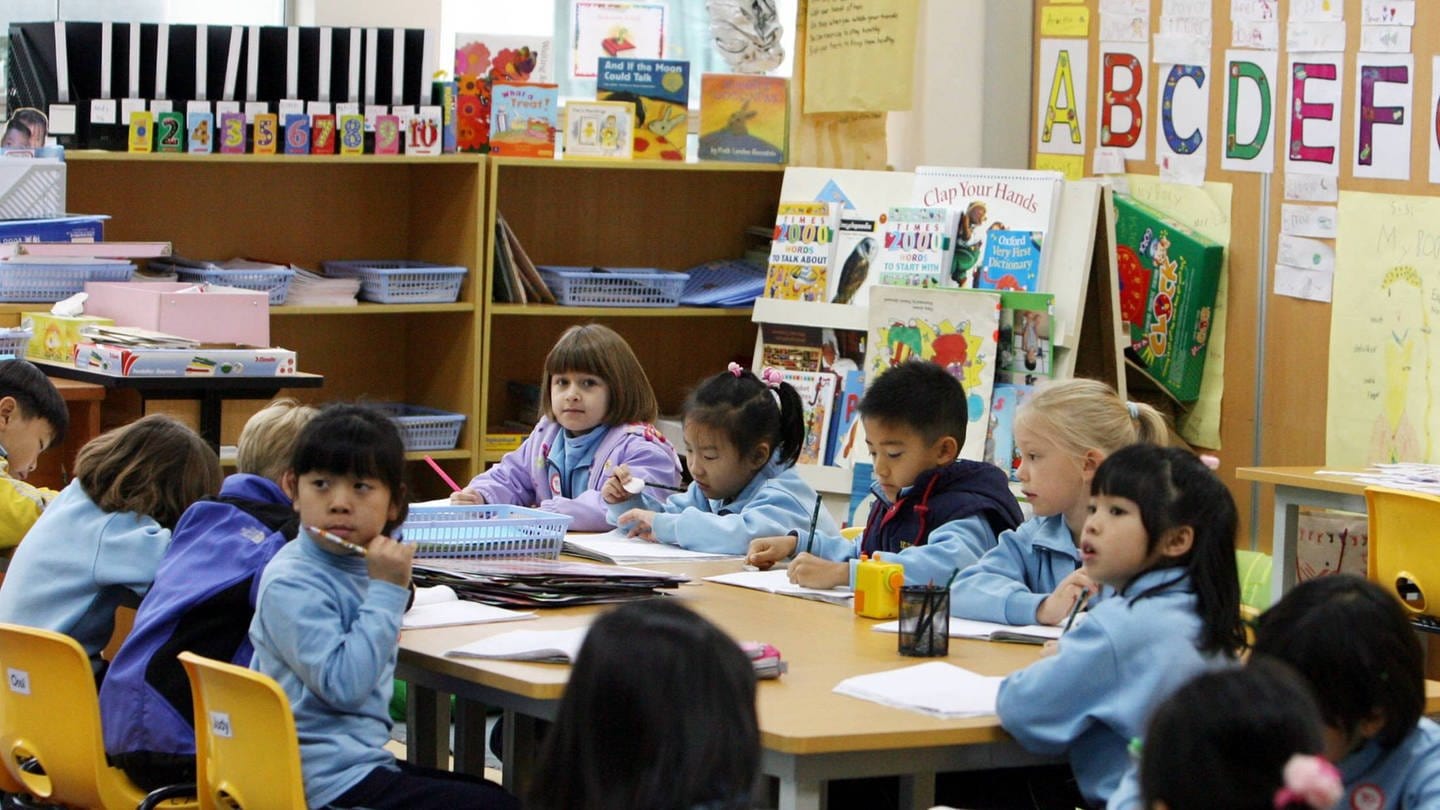 Schulklasse in Singapore (Foto: IMAGO, IMAGO / Xinhua)