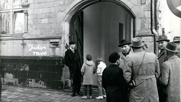 Die Schändung der Kölner Synagoge in der Weihnachstnach 1959 löste Empörung aus (Foto: IMAGO, imago images / ZUMA/Keystone)